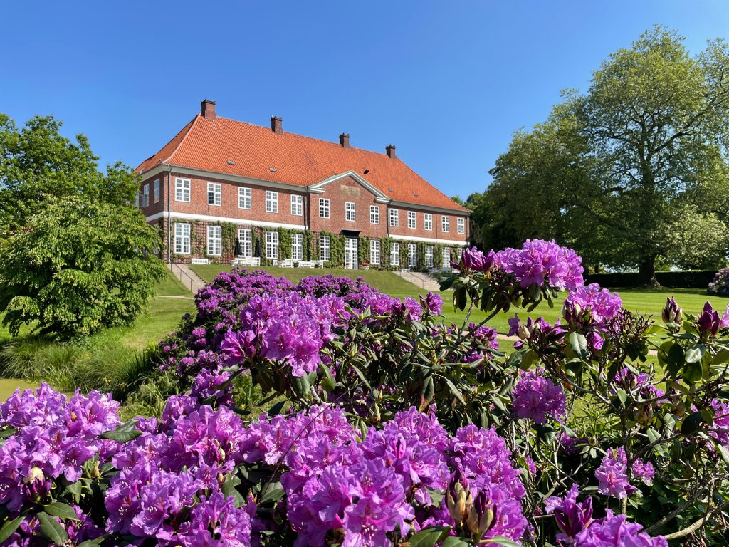 Hindsgavl Slot 1 Hindsgavl Slot - Historisk Slot på Fyn med Smuk Have og Slotssø