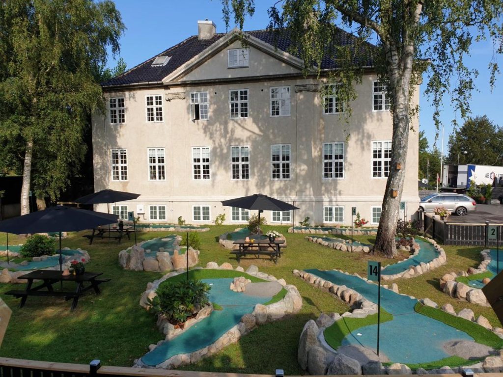Hotel Lillevang 1 Hotel Lillevang – Hyggeligt hotel med havudsigt og natur i nærheden