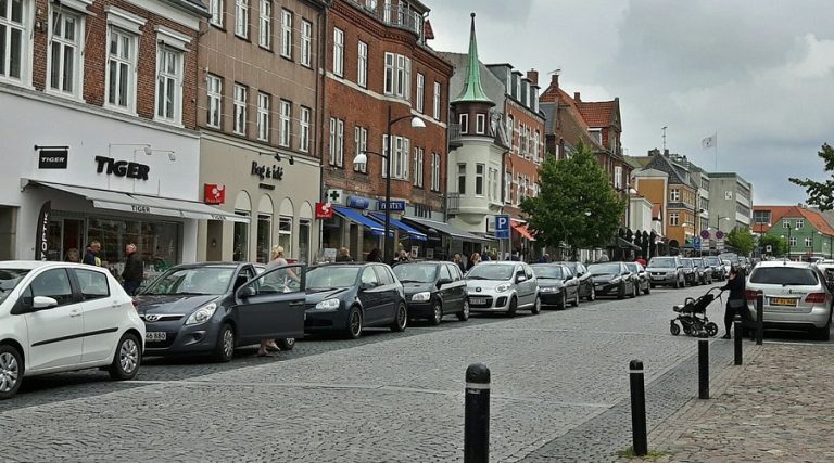 De bedste Hoteller i Holbæk 6 JERNBANEHOTELLET HOLBÆK