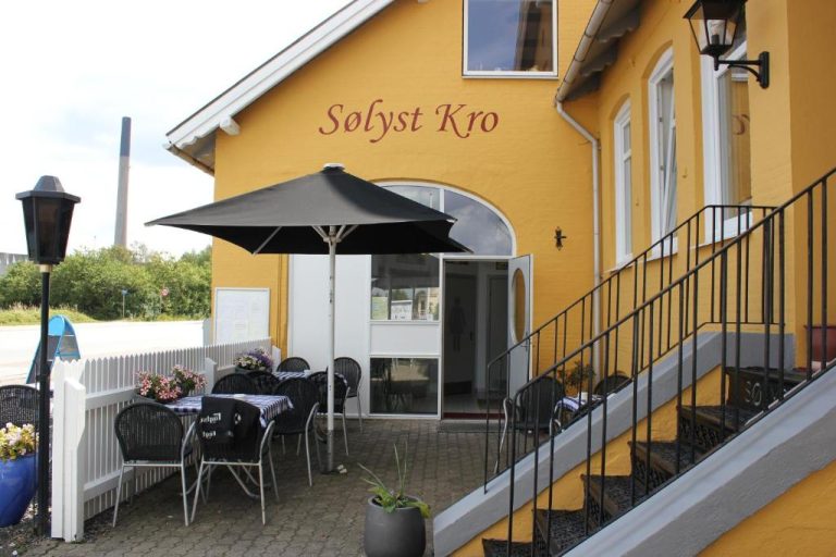 Sølyst Kro. Restaurant og Hotel I/S