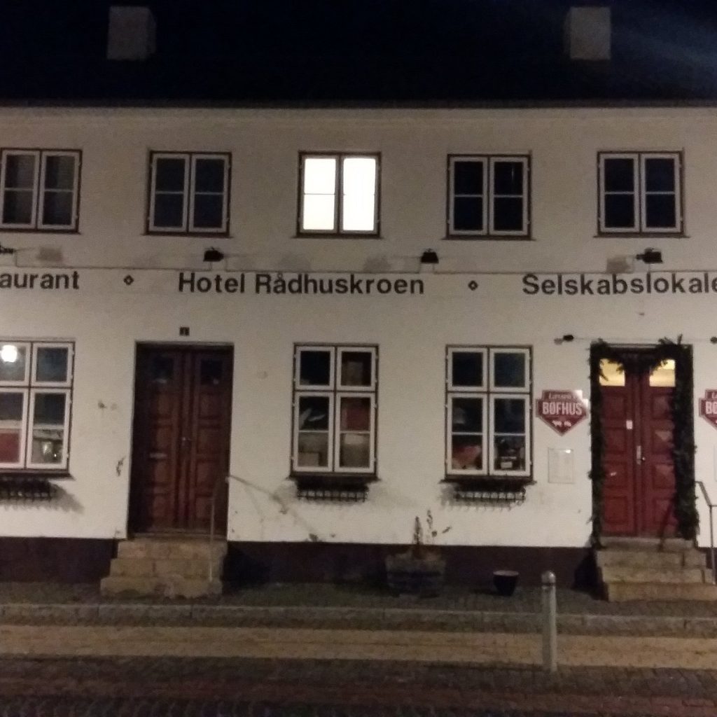 Hotel Rådhuskroen 1 Hotel Rådhuskroen – Hyggeligt hotel i hjertet af byen